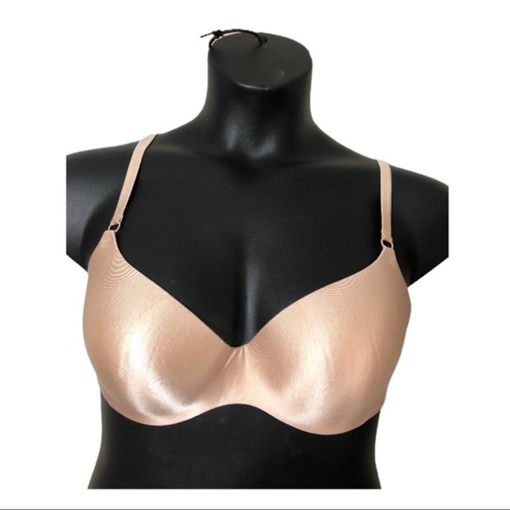 Body by Victoria’s Secret bra size 36D